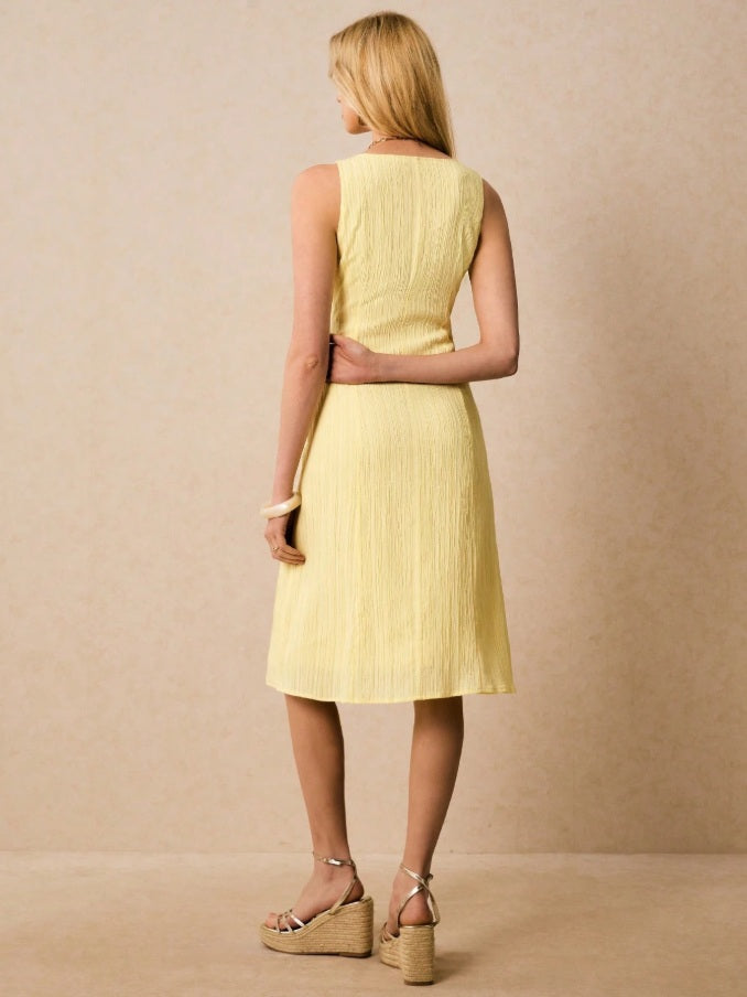 Vestido midi abotonado sin mangas